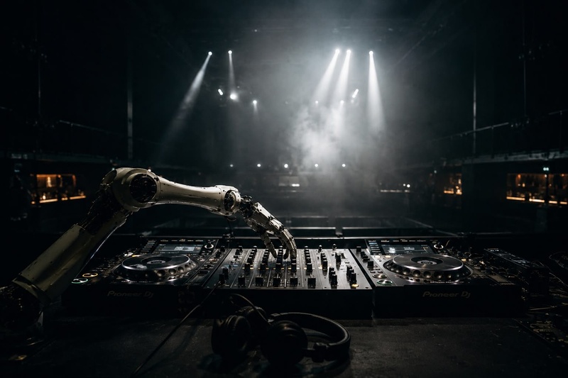 Com 90 mil músicas de IA lançadas por dia, produtor questiona o que ainda separa um artista de uma máquina